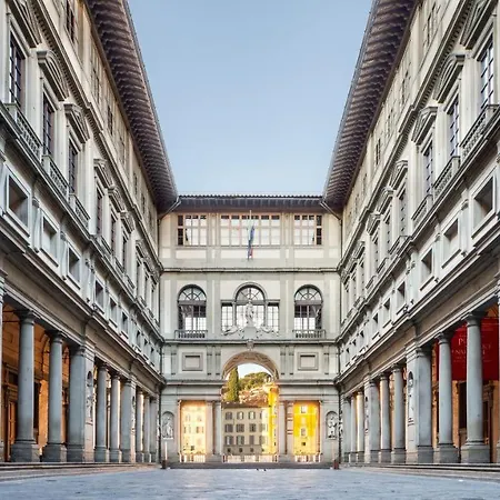 Historic Center Palace - Huge 4 Bedrooms Santa Croce - By Likehomeflorence 公寓 佛罗伦萨