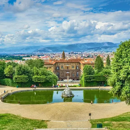 公寓 Historic Center Palace - Huge 4 Bedrooms Santa Croce - By Likehomeflorence 佛罗伦萨