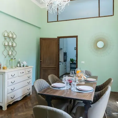 Apartment Historic Center Palace - Huge 4 Bedrooms Santa Croce - By Likehomeflorence Florence