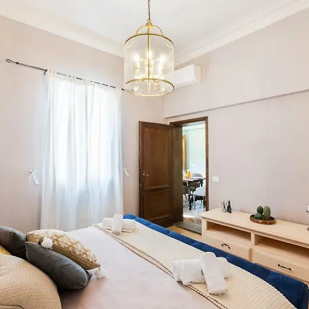 Historic Center Palace - Huge 4 Bedrooms Santa Croce - By Likehomeflorence * Florence