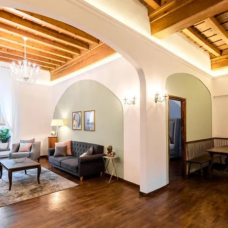 Apartment Historic Center Palace - Huge 4 Bedrooms Santa Croce - By Likehomeflorence Florence