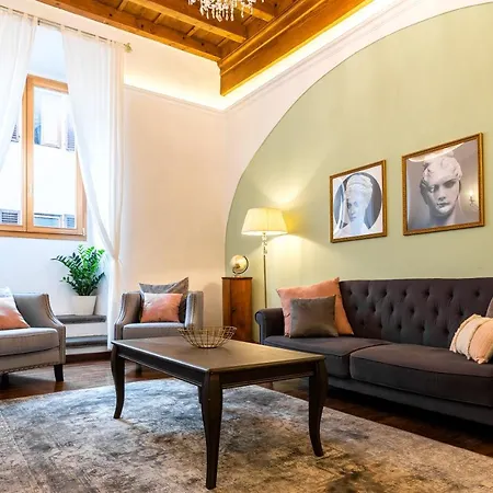 Historic Center Palace - Huge 4 Bedrooms Santa Croce - By Likehomeflorence *