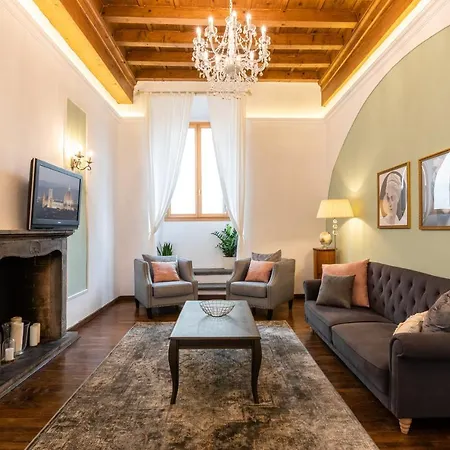 Historic Center Palace - Huge 4 Bedrooms Santa Croce - By Likehomeflorence Apartment