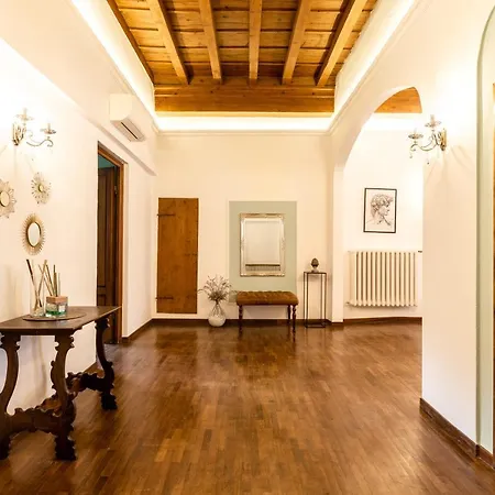 Historic Center Palace - Huge 4 Bedrooms Santa Croce - By Likehomeflorence Apartment *