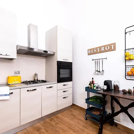 Historic Center Palace - Huge 4 Bedrooms Santa Croce - By Likehomeflorence Apartment